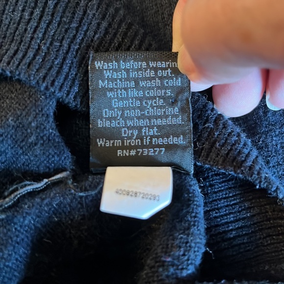 Marc Anthony Mens Pullover V-neck Sweater NWOT Size Large - Picture 7 of 7